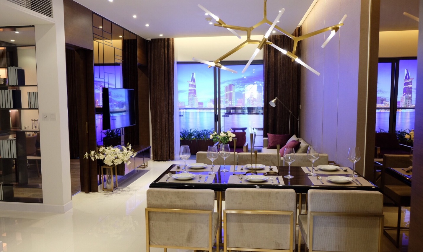A picture containing text, indoor, ceiling, window

Description automatically generated